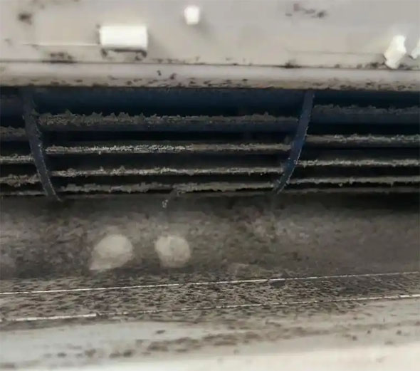 海南空调吹的风有股烧焦味是怎么回事